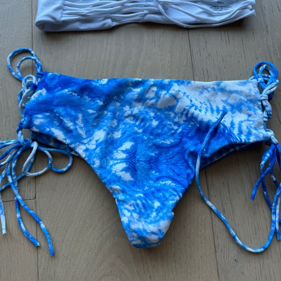 Mikoh Bikini Set Strapless Top Tor Dye Bottoms - Picture 8 of 9